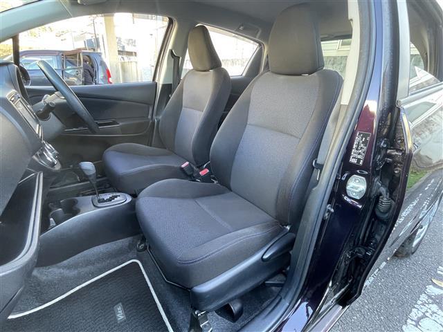 ヴィッツ １．３Ｆ　ＬＥＤエディション　純正ＳＤナビ（ＡＭ／ＦＭ／ＣＤ／Ｂｌｕｅｔｏｏｔｈ）　ワンセグテレビ　横滑り防止装置　４ＷＤオートモードスイッチ　フロントワイパーデアイサー　スマートキー　プッシュスタート　ＥＴＣ　電動格納ミラー（18枚目）