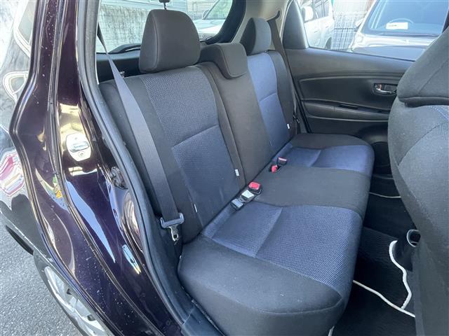 ヴィッツ １．３Ｆ　ＬＥＤエディション　純正ＳＤナビ（ＡＭ／ＦＭ／ＣＤ／Ｂｌｕｅｔｏｏｔｈ）　ワンセグテレビ　横滑り防止装置　４ＷＤオートモードスイッチ　フロントワイパーデアイサー　スマートキー　プッシュスタート　ＥＴＣ　電動格納ミラー（19枚目）