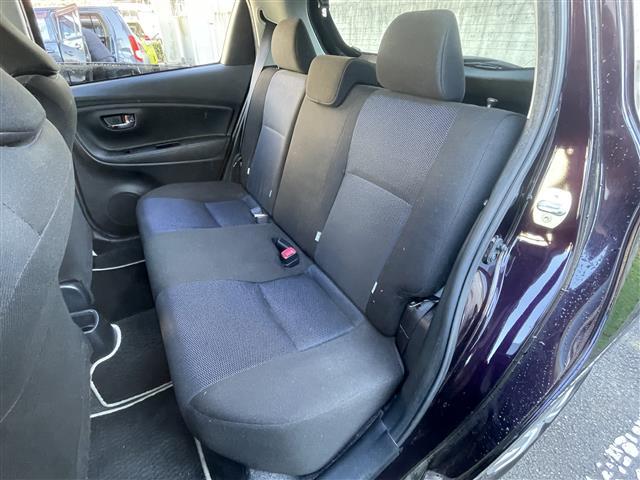 ヴィッツ １．３Ｆ　ＬＥＤエディション　純正ＳＤナビ（ＡＭ／ＦＭ／ＣＤ／Ｂｌｕｅｔｏｏｔｈ）　ワンセグテレビ　横滑り防止装置　４ＷＤオートモードスイッチ　フロントワイパーデアイサー　スマートキー　プッシュスタート　ＥＴＣ　電動格納ミラー（20枚目）