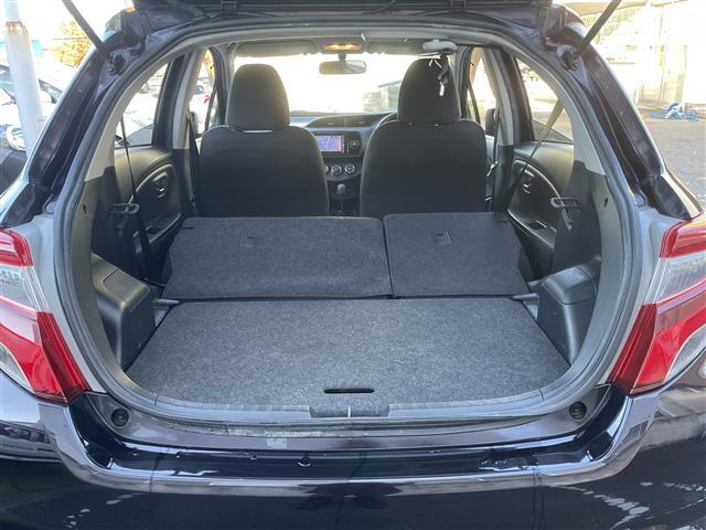 ヴィッツ １．３Ｆ　ＬＥＤエディション　純正ＳＤナビ（ＡＭ／ＦＭ／ＣＤ／Ｂｌｕｅｔｏｏｔｈ）　ワンセグテレビ　横滑り防止装置　４ＷＤオートモードスイッチ　フロントワイパーデアイサー　スマートキー　プッシュスタート　ＥＴＣ　電動格納ミラー（22枚目）