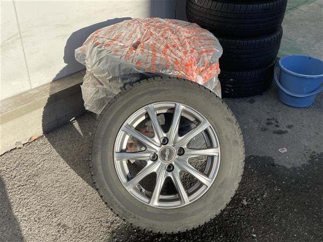 ヴィッツ １．３Ｆ　ＬＥＤエディション　純正ＳＤナビ（ＡＭ／ＦＭ／ＣＤ／Ｂｌｕｅｔｏｏｔｈ）　ワンセグテレビ　横滑り防止装置　４ＷＤオートモードスイッチ　フロントワイパーデアイサー　スマートキー　プッシュスタート　ＥＴＣ　電動格納ミラー（34枚目）