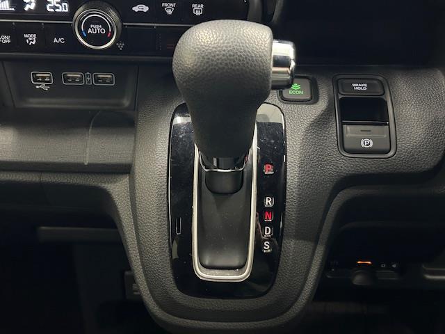 N-WGNカスタム Lホンダセンシング ・ワンオーナー ・ホンダセンシング ・純正ナビ 型式:VXM-204VFi(フルセグTV/CD/DVD/Bluetooth) ・ステアリングスイッチ ・バックカメラ ・ビルトインETC(28枚目)