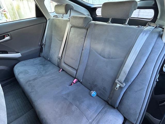 プリウス Ｇ　・純正ＳＤナビ　・ワンセグＴＶ　・ＣＤ／ＤＶＤ／ＡＭ／ＦＭ　・バックカメラ　・クルーズコントロール　・ＨＩＤヘッドライト　・オートライト　・フロントフォグライト　・ウィンカーミラー　・電動格納ミラー（18枚目）