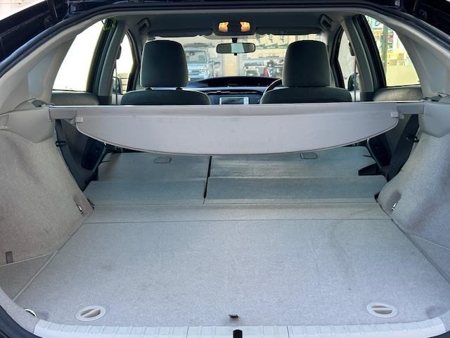 プリウス Ｇ　・純正ＳＤナビ　・ワンセグＴＶ　・ＣＤ／ＤＶＤ／ＡＭ／ＦＭ　・バックカメラ　・クルーズコントロール　・ＨＩＤヘッドライト　・オートライト　・フロントフォグライト　・ウィンカーミラー　・電動格納ミラー（23枚目）