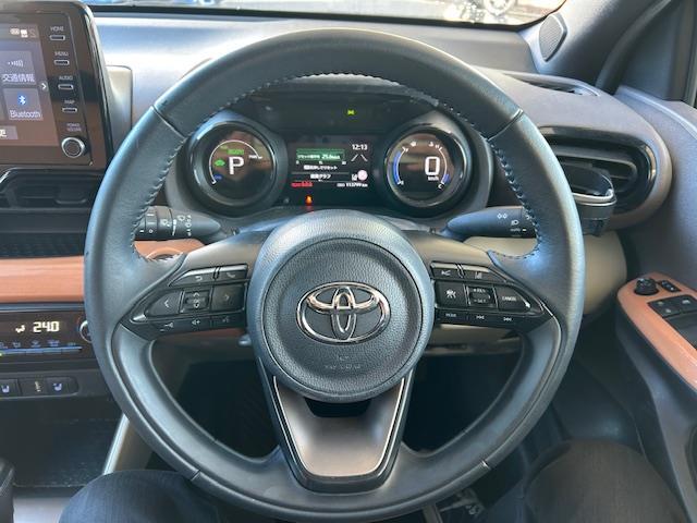 ヤリス ハイブリッドＺ　ワンオーナー　４ＷＤ（2枚目）