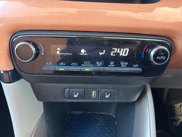 ヤリス ハイブリッドＺ　ワンオーナー　４ＷＤ（8枚目）