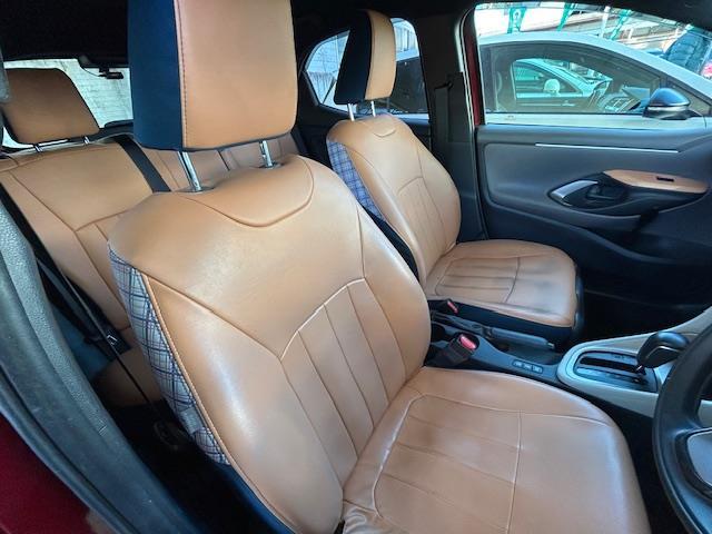 ヤリス ハイブリッドＺ　ワンオーナー　４ＷＤ（12枚目）