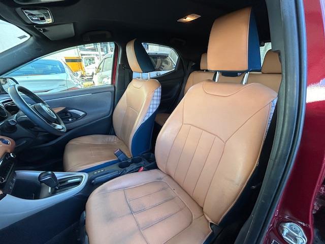 ヤリス ハイブリッドＺ　ワンオーナー　４ＷＤ（13枚目）