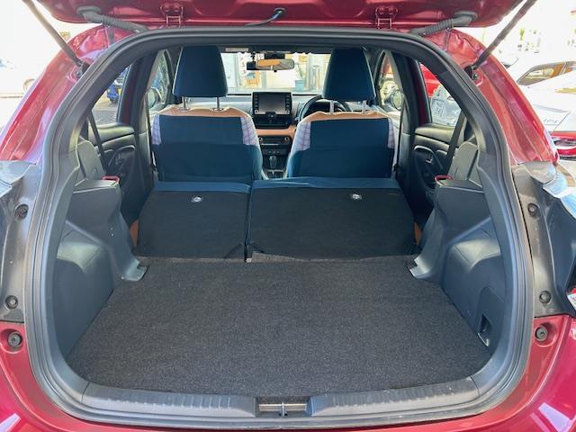 ヤリス ハイブリッドＺ　ワンオーナー　４ＷＤ（17枚目）