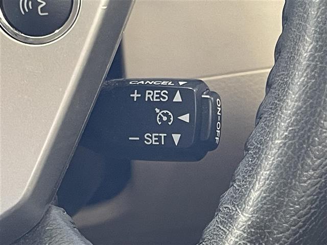 クラウンハイブリッド Ｌパッケージ　純正メモリーナビ（ＡＭ／ＦＭ／ＣＤ／ＤＶＤ）　フルセグテレビ　クルーズコントロール　横滑り防止装置　前席パワーシート　スマートキー　プッシュスタート　ＥＴＣ（11枚目）