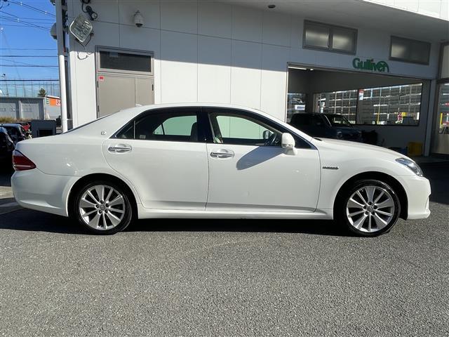 クラウンハイブリッド Ｌパッケージ　純正メモリーナビ（ＡＭ／ＦＭ／ＣＤ／ＤＶＤ）　フルセグテレビ　クルーズコントロール　横滑り防止装置　前席パワーシート　スマートキー　プッシュスタート　ＥＴＣ（33枚目）