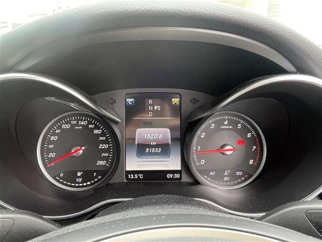 Ｃクラス Ｃ１８０アバンギャルド　Ｃクラス　Ｃ１８０　レーダーセーフティ　純正ナビ　フルセグテレビ　ブラインドスポットモニター　パワーシート　パワーバックドア　前後ドラレコ　レーダークルーズコントロール（4枚目）