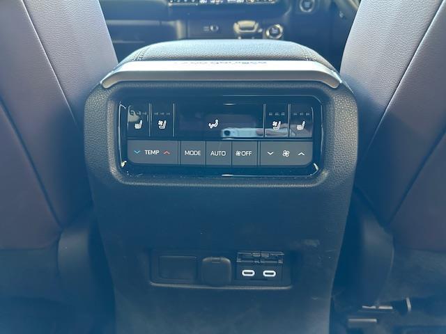 ランドクルーザー２５０ ＺＸファーストエディション　ワンオーナー　４ＷＤ（16枚目）