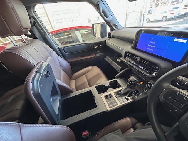 ランドクルーザー２５０ ＺＸファーストエディション　ワンオーナー　４ＷＤ（17枚目）