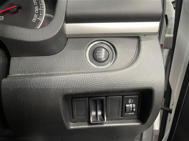 スイフト ＸＧ　４ＷＤ　プッシュスタート　純正フロアマット　前方ドライブレコーダー　ヘッドライトレベライザー　電動格納ミラー　ドアミラーヒーター　オーディオ　ＣＤ／ＦＭ／ＡＭ／ＵＳＢ　スペアキー（6枚目）