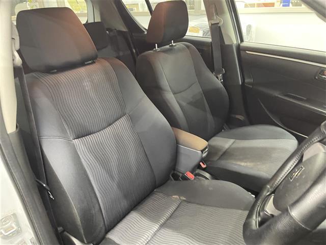 スイフト ＸＧ　４ＷＤ　プッシュスタート　純正フロアマット　前方ドライブレコーダー　ヘッドライトレベライザー　電動格納ミラー　ドアミラーヒーター　オーディオ　ＣＤ／ＦＭ／ＡＭ／ＵＳＢ　スペアキー（7枚目）