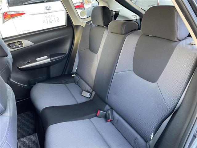 インプレッサ １．５ｉ　インプレッサ１．５ｉ　社外オーディオ　ＣＤ／ＦＭ／ＡＭ　電動格納ミラー　純正フロアマット　ヘッドライトレベライザー　リモコンキー　スペアキー（5枚目）