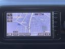 ヴィッツ １．３Ｆ　ＬＥＤエディション　純正ＳＤナビ（ＡＭ／ＦＭ／ＣＤ／Ｂｌｕｅｔｏｏｔｈ）　ワンセグテレビ　横滑り防止装置　４ＷＤオートモードスイッチ　フロントワイパーデアイサー　スマートキー　プッシュスタート　ＥＴＣ　電動格納ミラー（5枚目）