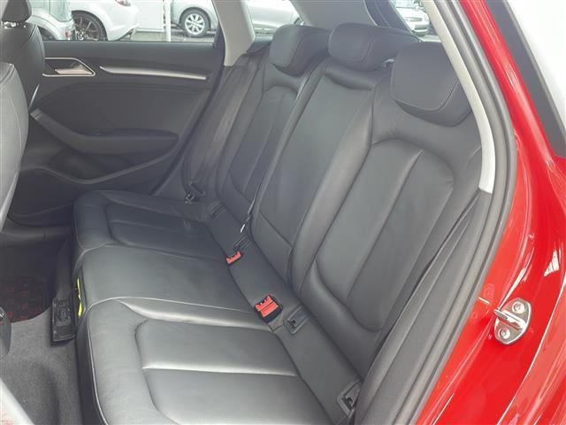 Ａ３ スポーツバック１．４ＴＦＳＩ　ワンオーナー／コンビニエンスパッケージ／ＬＥＤライトパッケージ／レザーパッケージ／ＭＭＩナビゲーションパッケージ／アダプティブクルーズ（9枚目）