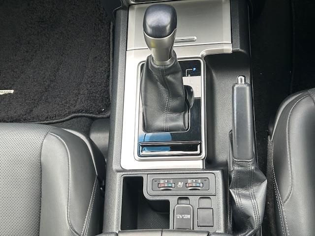 ランドクルーザープラド ＴＸ　Ｌパッケージ　１オーナー／７人乗／純正９型ナビ／セーフティセンスＰ／ＬＥＤヘッドランプ／ビルトインＥＴＣ（7枚目）