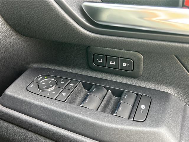 ランドクルーザー250 ZXファーストエディション 軽油/4WD/ワンオーナー/純正ナビ/BSM/パノラミックビュー/ヘッドアップディスプレイ(17枚目)