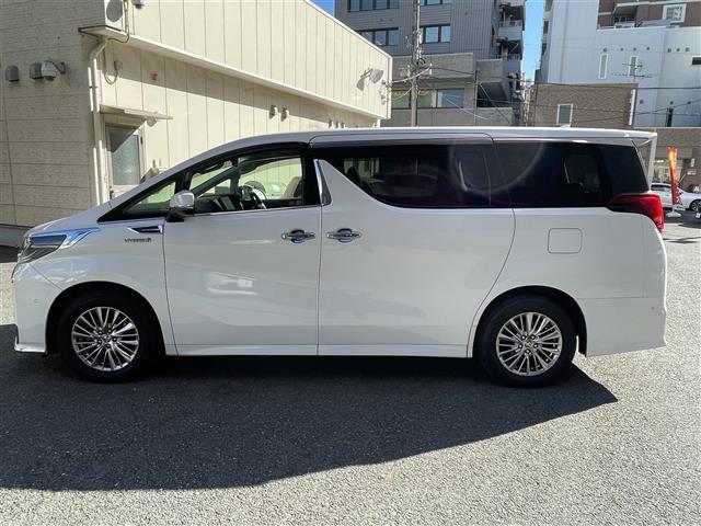 アルファードハイブリッド ＳＲ　純正メモリナビ　フルセグＴＶ　サンルーフ　両側パワースライドドア　後席モニター　全方位カメラ　電動リアゲート　パワーシート　シートヒーター／エアーシート　オートブレーキホールド　ステアリングヒーター（3枚目）