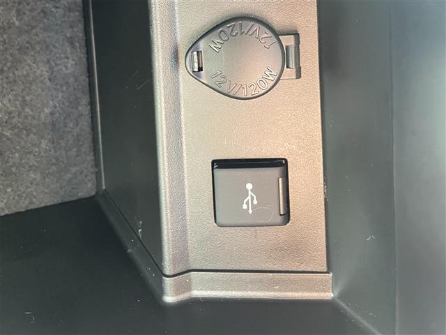 アルファードハイブリッド ＳＲ　純正メモリナビ　フルセグＴＶ　サンルーフ　両側パワースライドドア　後席モニター　全方位カメラ　電動リアゲート　パワーシート　シートヒーター／エアーシート　オートブレーキホールド　ステアリングヒーター（28枚目）