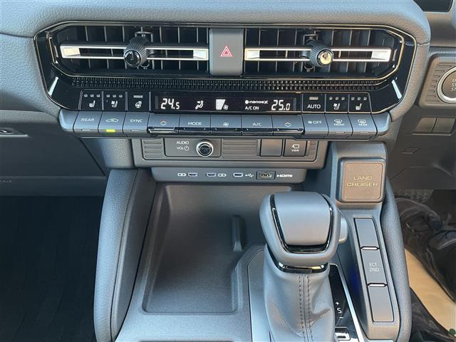 ランドクルーザー250 VX 禁煙車/ワンオーナー/サンルーフ/モデリスタパッケージ/12.3インチナビ/ETC/パノラミックビューモニター/デジタルインナーミラー/ドライブレコーダー/GPSレーダー/保証書/取扱説明書(4枚目)