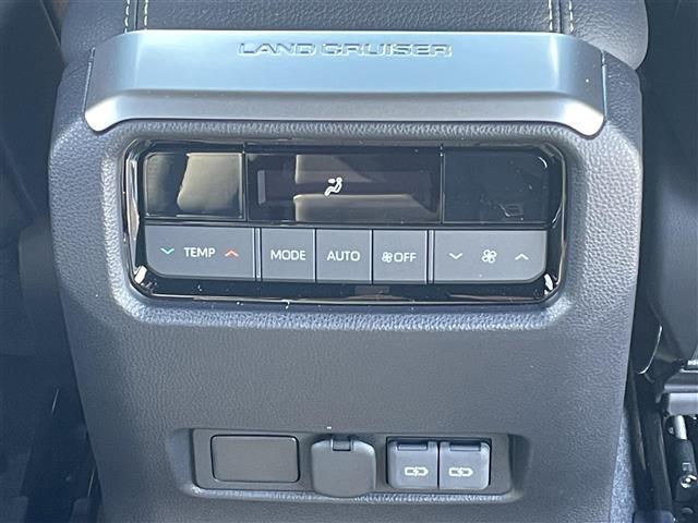 ランドクルーザー250 VX 禁煙車/ワンオーナー/サンルーフ/モデリスタパッケージ/12.3インチナビ/ETC/パノラミックビューモニター/デジタルインナーミラー/ドライブレコーダー/GPSレーダー/保証書/取扱説明書(11枚目)
