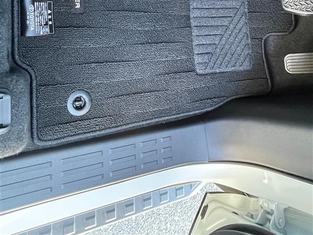 ランドクルーザー250 VX 禁煙車/ワンオーナー/サンルーフ/モデリスタパッケージ/12.3インチナビ/ETC/パノラミックビューモニター/デジタルインナーミラー/ドライブレコーダー/GPSレーダー/保証書/取扱説明書(17枚目)