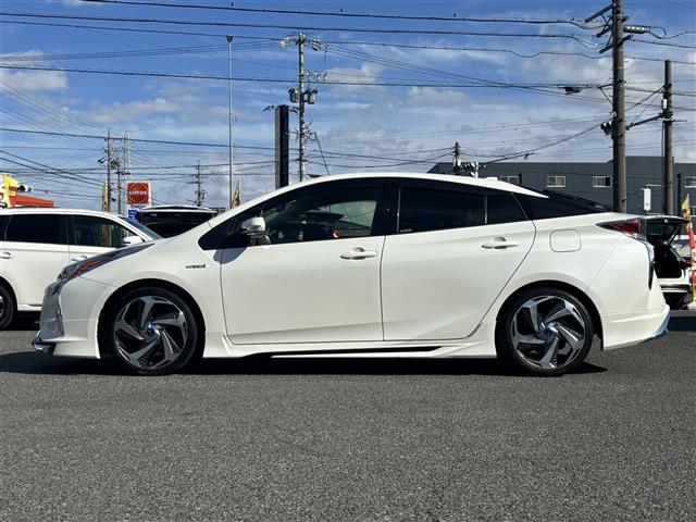 プリウス Sツーリングセレクション 禁煙/ワンオーナー/モデリスタエアロ(フロント、サイド、リア)/モデリスタ18AW/黒革シート/シートヒーター(前席)/純正ナビ/CD/DVD/BT/フルセグ/MSV/バックカメラ/ビルトインETC(10枚目)