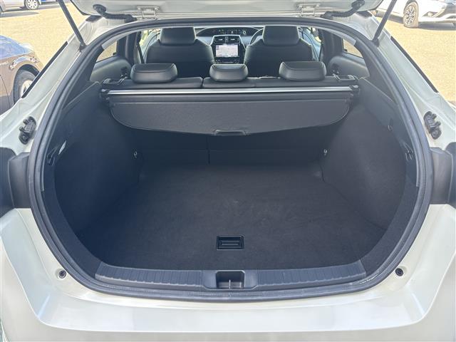 プリウス Sツーリングセレクション 禁煙/ワンオーナー/モデリスタエアロ(フロント、サイド、リア)/モデリスタ18AW/黒革シート/シートヒーター(前席)/純正ナビ/CD/DVD/BT/フルセグ/MSV/バックカメラ/ビルトインETC(14枚目)