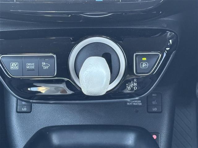 プリウス Sツーリングセレクション 禁煙/ワンオーナー/モデリスタエアロ(フロント、サイド、リア)/モデリスタ18AW/黒革シート/シートヒーター(前席)/純正ナビ/CD/DVD/BT/フルセグ/MSV/バックカメラ/ビルトインETC(21枚目)