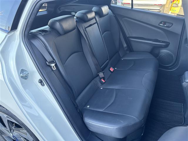 プリウス Sツーリングセレクション 禁煙/ワンオーナー/モデリスタエアロ(フロント、サイド、リア)/モデリスタ18AW/黒革シート/シートヒーター(前席)/純正ナビ/CD/DVD/BT/フルセグ/MSV/バックカメラ/ビルトインETC(27枚目)