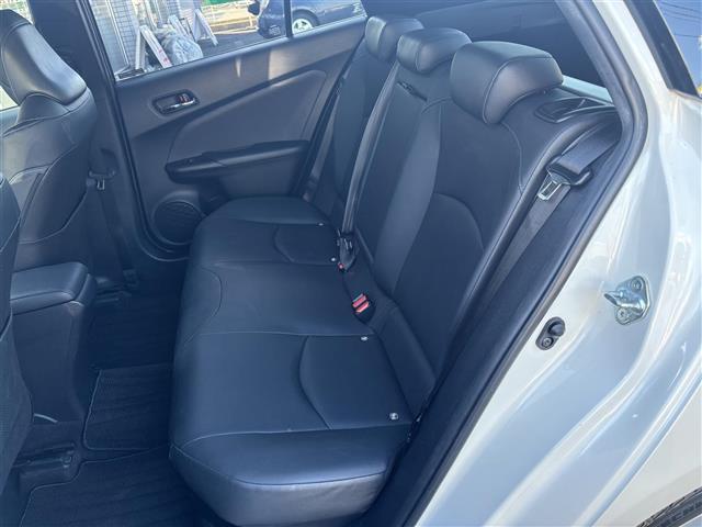 プリウス Sツーリングセレクション 禁煙/ワンオーナー/モデリスタエアロ(フロント、サイド、リア)/モデリスタ18AW/黒革シート/シートヒーター(前席)/純正ナビ/CD/DVD/BT/フルセグ/MSV/バックカメラ/ビルトインETC(28枚目)