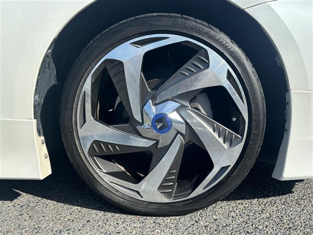 プリウス Sツーリングセレクション 禁煙/ワンオーナー/モデリスタエアロ(フロント、サイド、リア)/モデリスタ18AW/黒革シート/シートヒーター(前席)/純正ナビ/CD/DVD/BT/フルセグ/MSV/バックカメラ/ビルトインETC(35枚目)