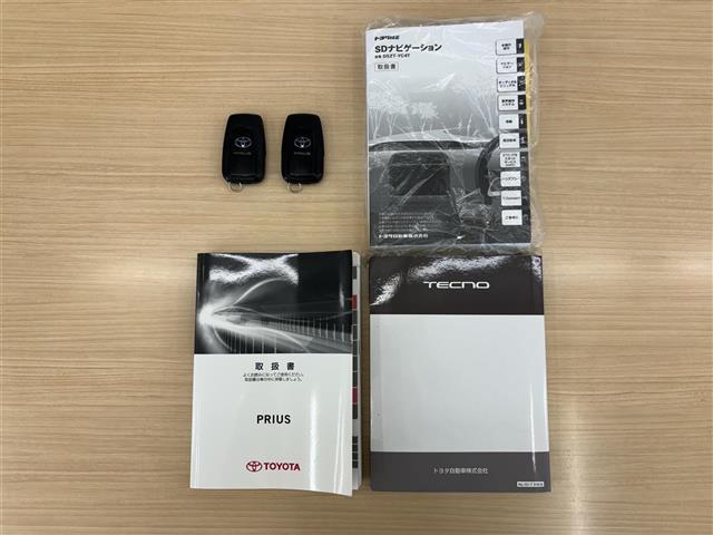 プリウス Sツーリングセレクション 禁煙/ワンオーナー/モデリスタエアロ(フロント、サイド、リア)/モデリスタ18AW/黒革シート/シートヒーター(前席)/純正ナビ/CD/DVD/BT/フルセグ/MSV/バックカメラ/ビルトインETC(36枚目)