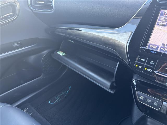 プリウス Sツーリングセレクション 禁煙/ワンオーナー/モデリスタエアロ(フロント、サイド、リア)/モデリスタ18AW/黒革シート/シートヒーター(前席)/純正ナビ/CD/DVD/BT/フルセグ/MSV/バックカメラ/ビルトインETC(40枚目)