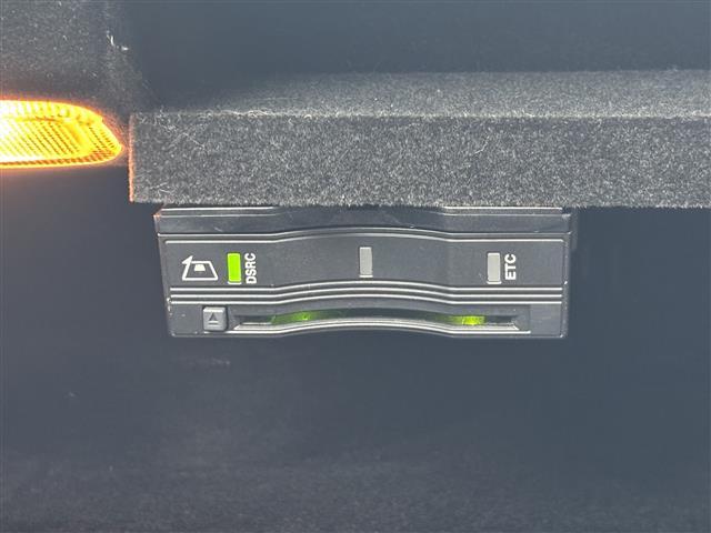 Cクラスステーションワゴン C200ステーションワゴン アバンギャルド 禁煙/正規ディーラー車/レーダーセーフティPKG/ハーフレザーシート/純正ナビ/フルセグ/CD/DVD/BT/SD/MSV/バックカメラ/ETC/ドライブレコーダー/革巻きステア/ステアスイッチ(8枚目)