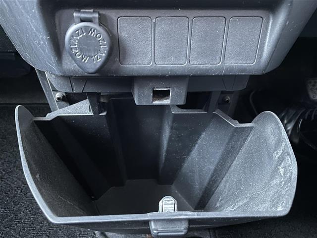 ルーミー カスタムG 禁煙/ワンオーナー/9インチメモリナビ/フルセグ/CD/DVD/SD/MSV/HDMI/USB/BT/バックカメラ/全天周ドラレコ/ビルトインETC/革巻きステア/ステアスイッチ/両側パワスラドア(33枚目)