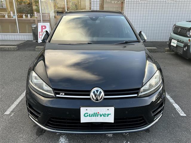 ゴルフR ベースグレード 禁煙/純正ナビ(AUX/BT/TV/CD/DVD)/黒本革シート/前席シートヒーター/衝突軽減システム/BSM/ステアリングスイッチ/レーダークルーズコントロールバックカメラ/電気付バニティミラー(7枚目)