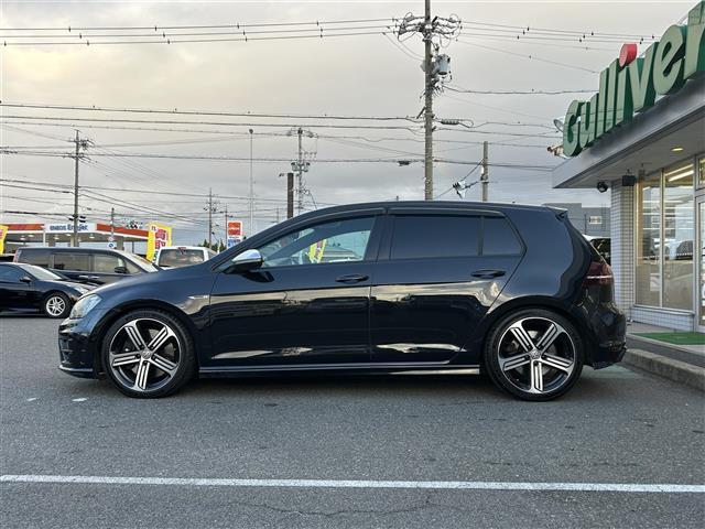 ゴルフR ベースグレード 禁煙/純正ナビ(AUX/BT/TV/CD/DVD)/黒本革シート/前席シートヒーター/衝突軽減システム/BSM/ステアリングスイッチ/レーダークルーズコントロールバックカメラ/電気付バニティミラー(9枚目)