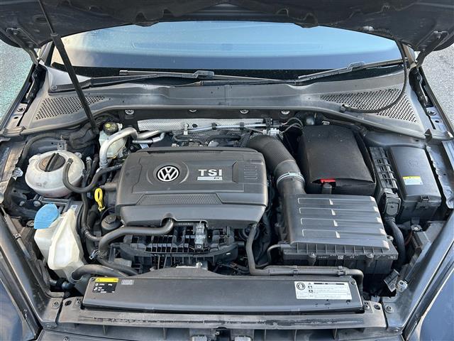 ゴルフR ベースグレード 禁煙/純正ナビ(AUX/BT/TV/CD/DVD)/黒本革シート/前席シートヒーター/衝突軽減システム/BSM/ステアリングスイッチ/レーダークルーズコントロールバックカメラ/電気付バニティミラー(18枚目)