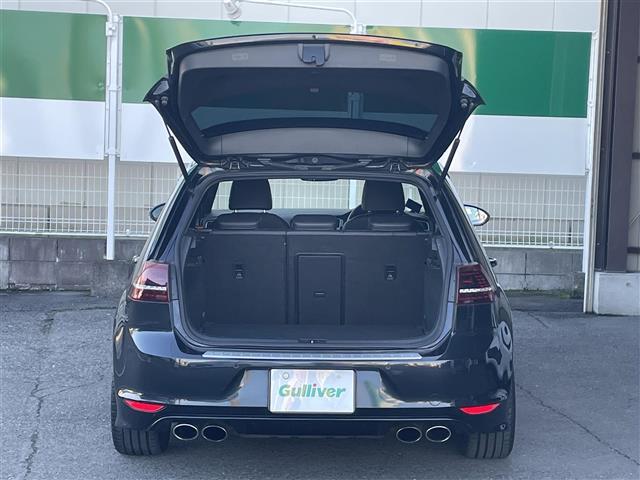 ゴルフR ベースグレード 禁煙/純正ナビ(AUX/BT/TV/CD/DVD)/黒本革シート/前席シートヒーター/衝突軽減システム/BSM/ステアリングスイッチ/レーダークルーズコントロールバックカメラ/電気付バニティミラー(19枚目)