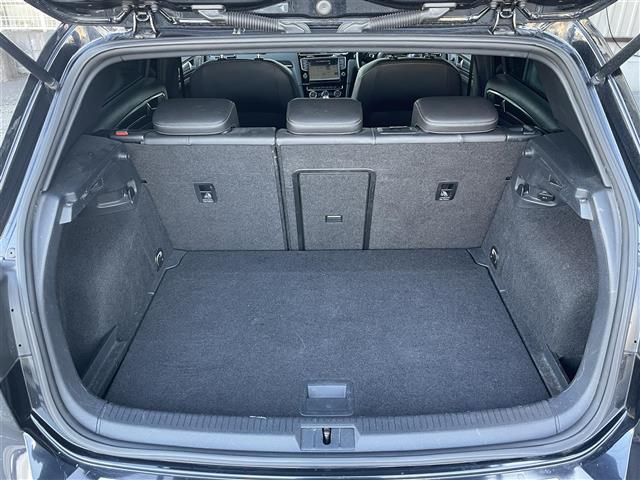 ゴルフR ベースグレード 禁煙/純正ナビ(AUX/BT/TV/CD/DVD)/黒本革シート/前席シートヒーター/衝突軽減システム/BSM/ステアリングスイッチ/レーダークルーズコントロールバックカメラ/電気付バニティミラー(20枚目)