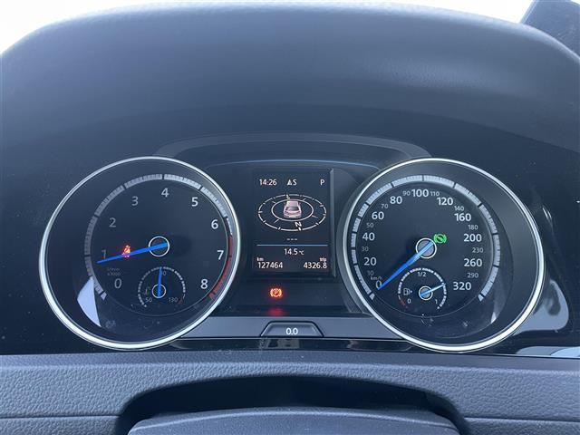 ゴルフR ベースグレード 禁煙/純正ナビ(AUX/BT/TV/CD/DVD)/黒本革シート/前席シートヒーター/衝突軽減システム/BSM/ステアリングスイッチ/レーダークルーズコントロールバックカメラ/電気付バニティミラー(29枚目)