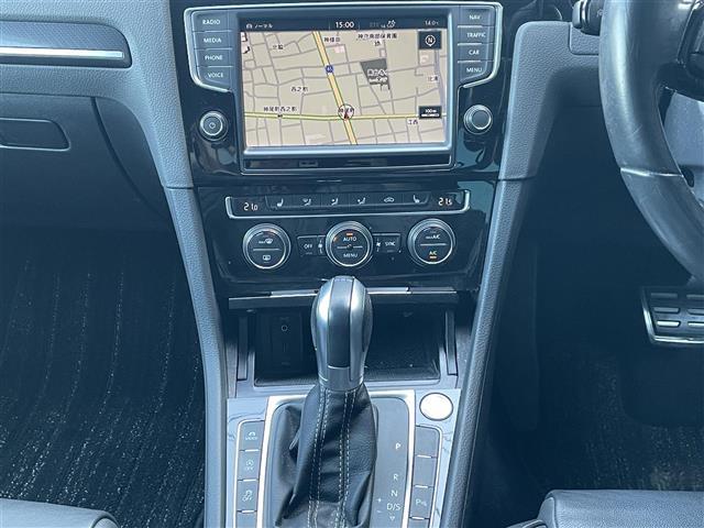 ゴルフR ベースグレード 禁煙/純正ナビ(AUX/BT/TV/CD/DVD)/黒本革シート/前席シートヒーター/衝突軽減システム/BSM/ステアリングスイッチ/レーダークルーズコントロールバックカメラ/電気付バニティミラー(32枚目)