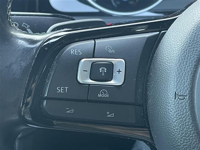 ゴルフR ベースグレード 禁煙/純正ナビ(AUX/BT/TV/CD/DVD)/黒本革シート/前席シートヒーター/衝突軽減システム/BSM/ステアリングスイッチ/レーダークルーズコントロールバックカメラ/電気付バニティミラー(36枚目)