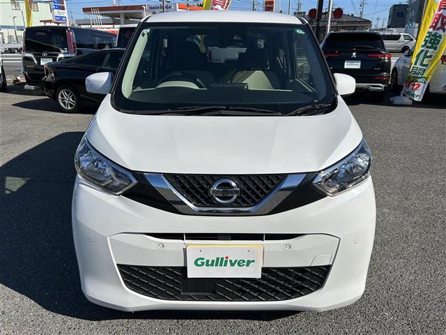 デイズ Ｘ　ナビ／地デジＴＶ／ＢＴ／ｉｐｏｄ／ＣＤ／ＵＳＢ／バックカメラ／衝突軽減システム／標識認識機能／インテリジェントＰＡ／インテリジェントＦＣＷ／オートハイビーム／前ドラレコ／ステアスイッチ／オートライト（6枚目）