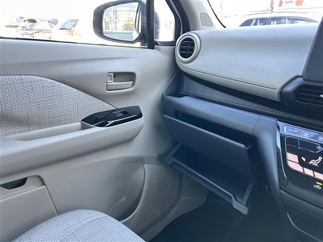 デイズ Ｘ　ナビ／地デジＴＶ／ＢＴ／ｉｐｏｄ／ＣＤ／ＵＳＢ／バックカメラ／衝突軽減システム／標識認識機能／インテリジェントＰＡ／インテリジェントＦＣＷ／オートハイビーム／前ドラレコ／ステアスイッチ／オートライト（31枚目）